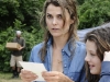 RUNNING WILDE:  Emmy (Keri Russell, L) and her daughter, Puddle (Stefania Owen, R) open an important invitation in the series premiere of RUNNING WILDE, the new romantic comedy debuting Tuesday, Sept. 21 (9:30-10:00 PM ET/PT) on FOX.  ©2010 Fox Broadcasting Co.  Cr:  Myles Aronowitz/FOX